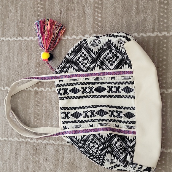 America And Beyond Beaded Bag - Picture 2 of 3